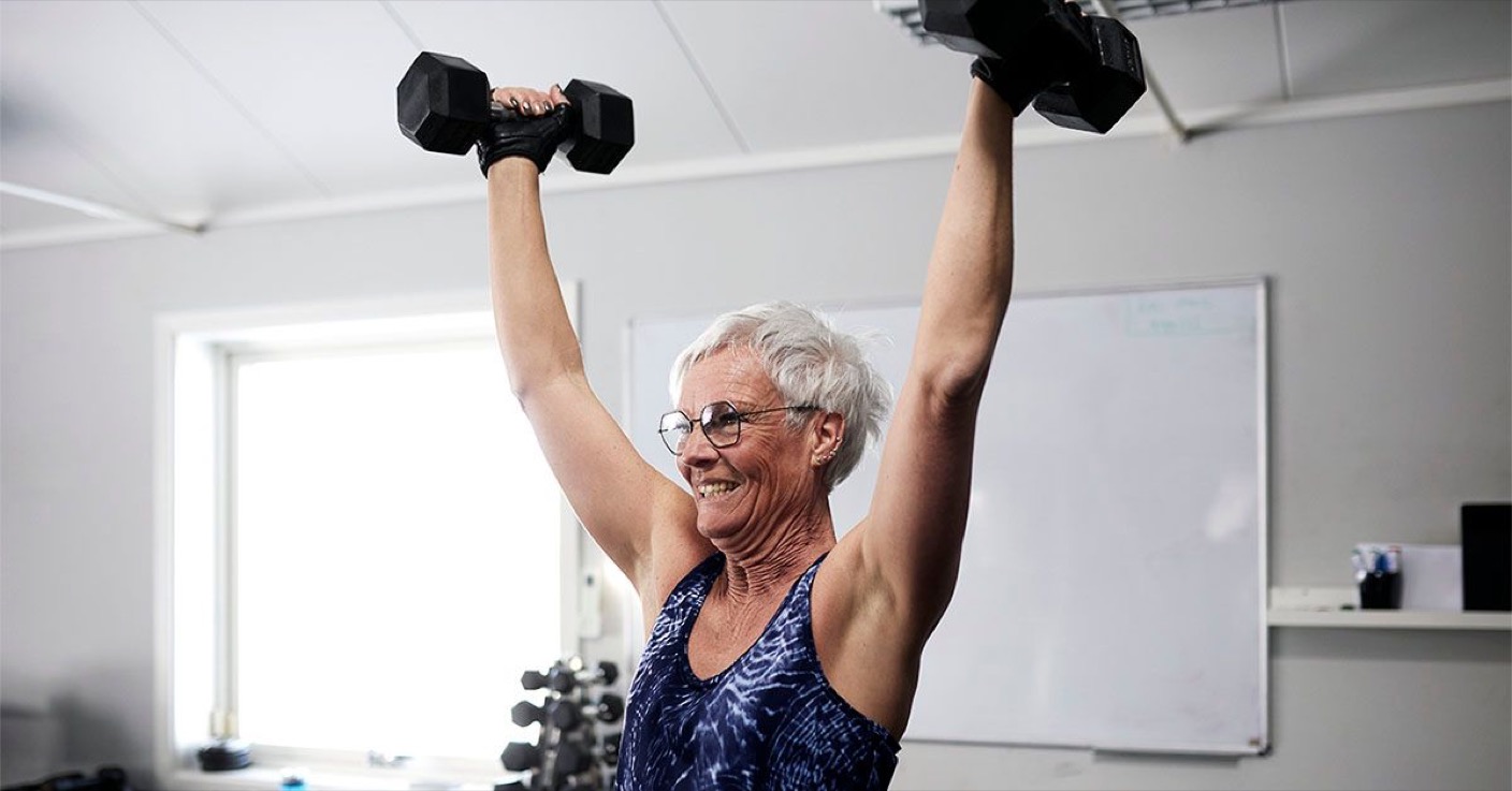 Top Grip Strength Group Cuts Mortality 33% in 5,472 Women Aged 63-99